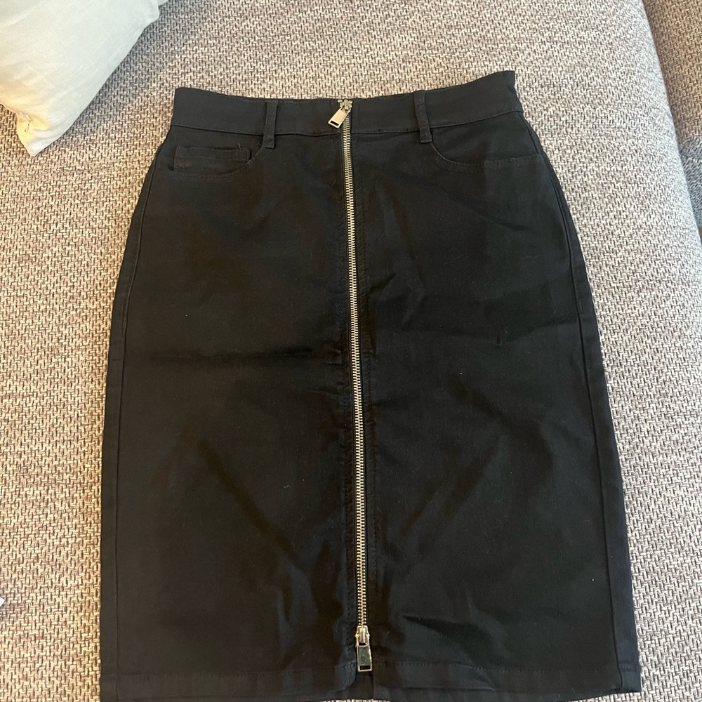 Dynamite Black Pencil Skirt with Front Zipper